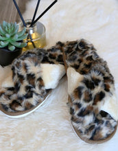 Load image into Gallery viewer, Leopard Slippers